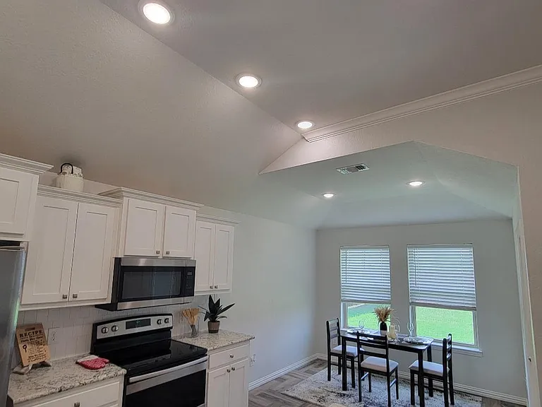 117 E Valley Dr — Photo 8