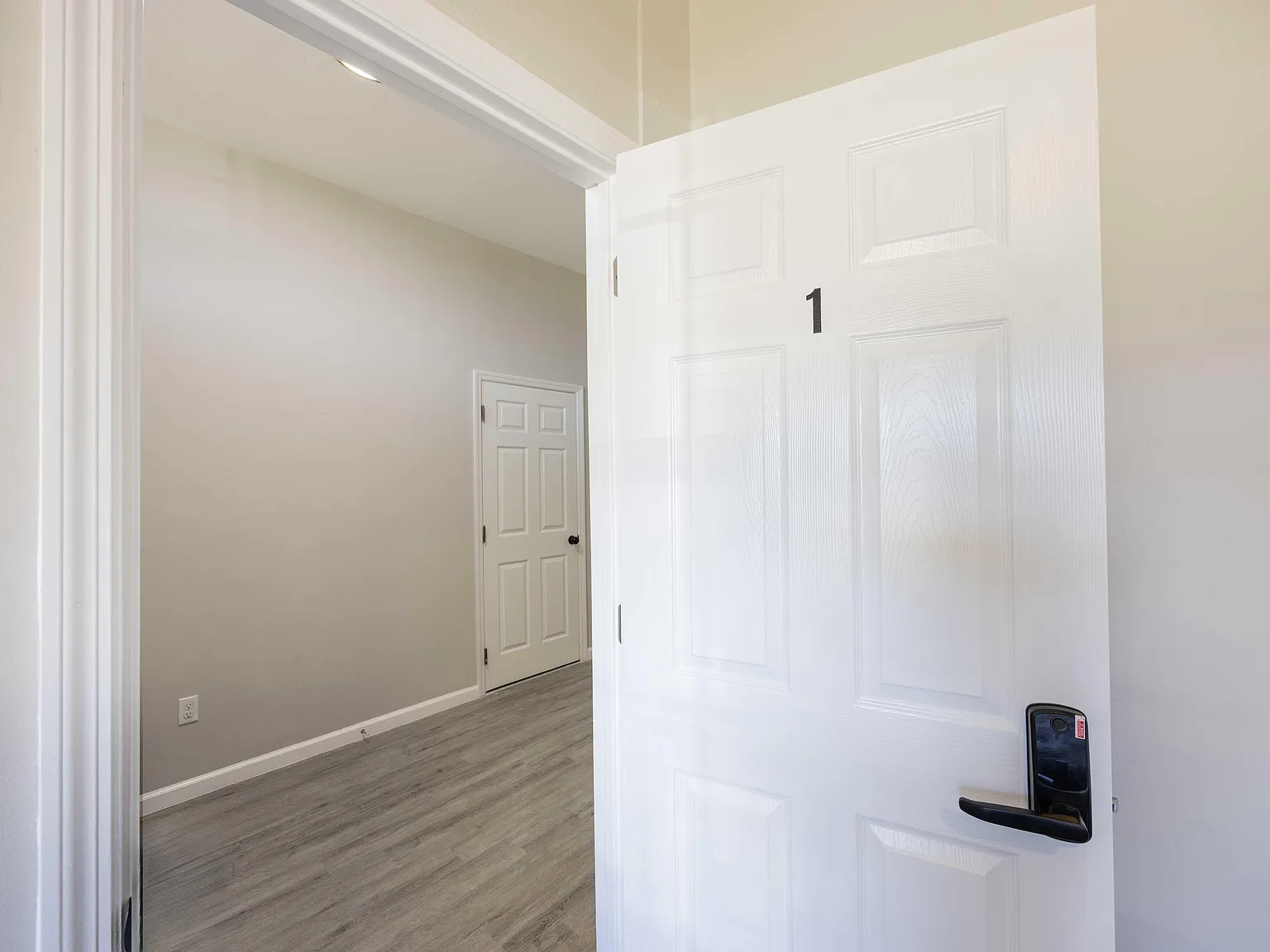 4 bed, 2.5 bath, 2450 sqft, $866 — Photo 4
