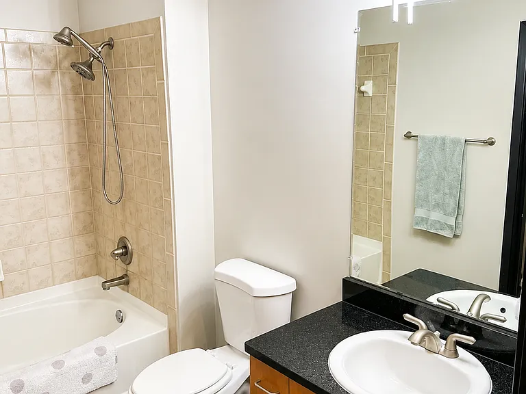5300 Peachtree Rd #3202 — Photo 25