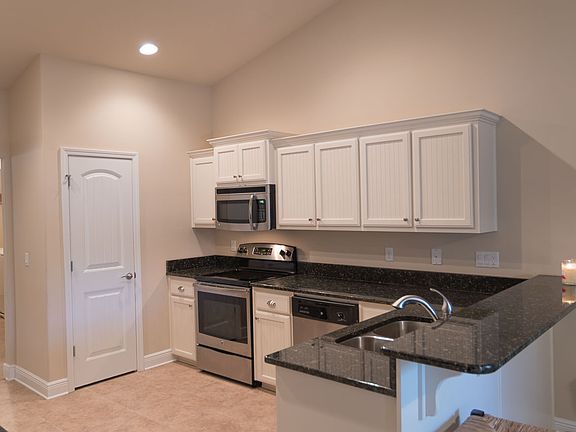 5th image of 5215 English Oak Dr