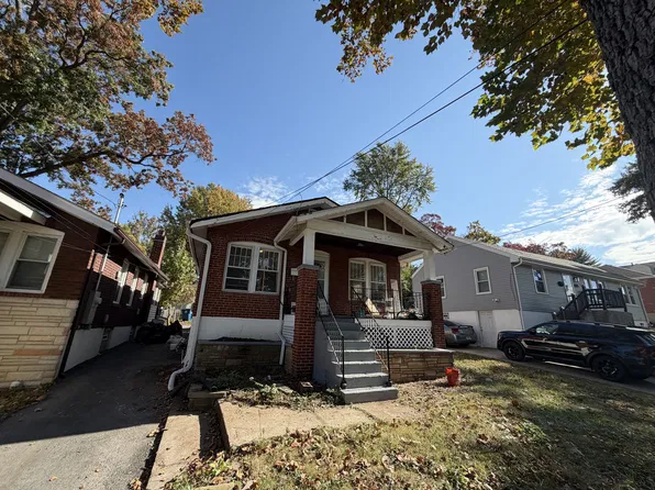 102 S Hartnett Ave, Saint Louis, MO 63135
