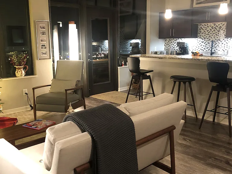 High Pointe Apartments — Photo 9