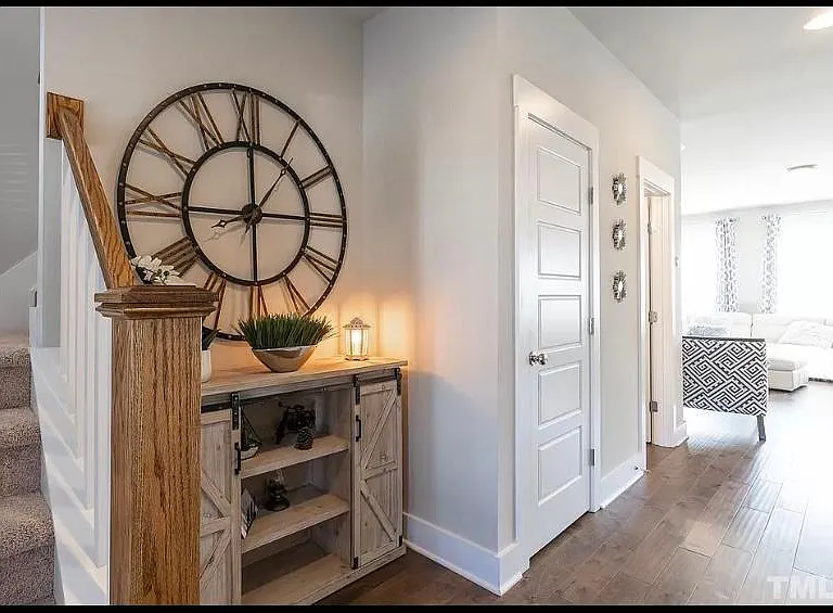440 Beacon Ridge Blvd — Photo 2