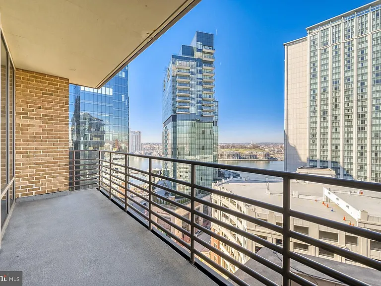 675 President St #1501 — Photo 23