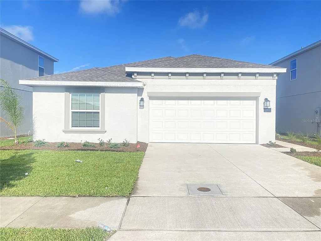 4 bed, 2.0 bath, 1840 sqft, $2,100 — Photo 1