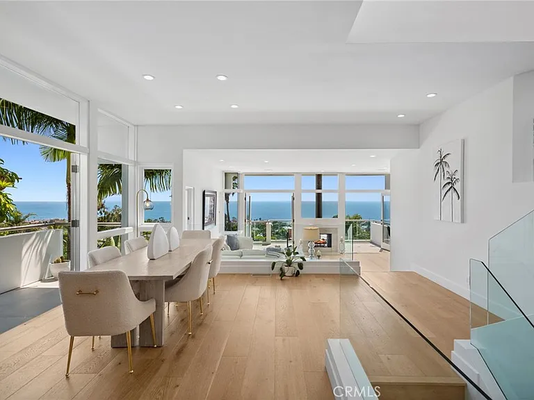 1061 Skyline Dr — Photo 3