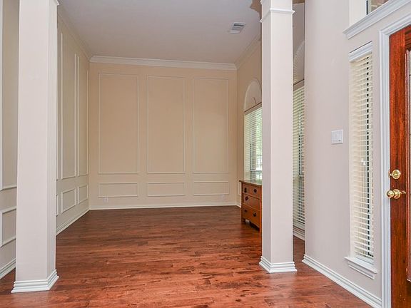 4th image of 6323 Goodlowe Park