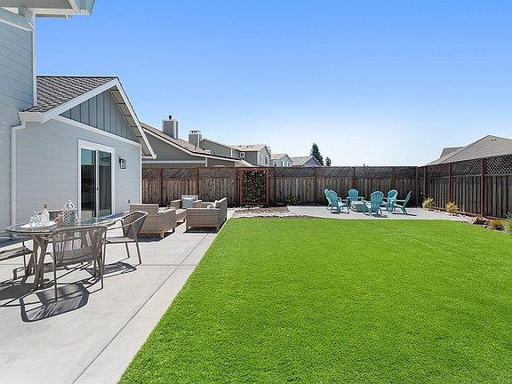 4th image of 260 Pacific Heights Drive