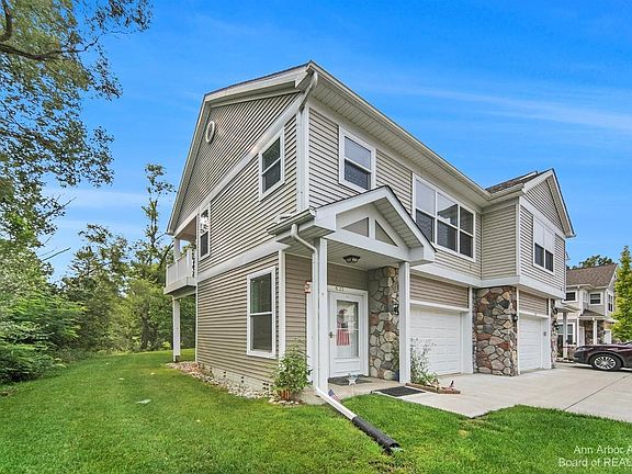 2nd image of 421 Fieldstone Ct
