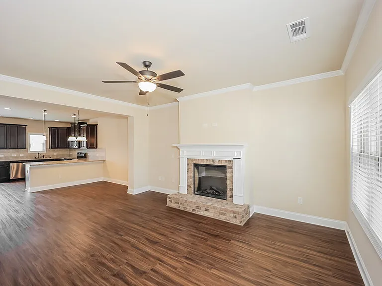 2386 Walker Dr — Photo 4