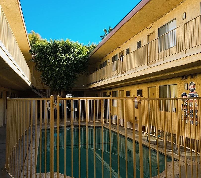 2nd image of 7123 Etiwanda Ave APT 04