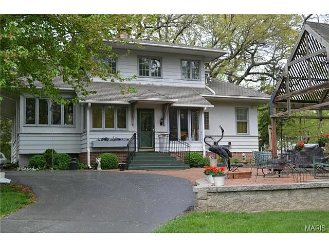 626 Edgar Rd photo 1