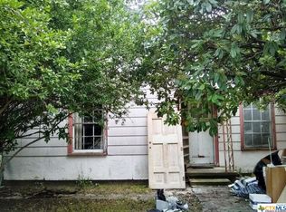 902 E Avenue C, Lampasas, TX 76550
