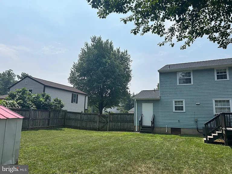 8406 Woodford Ct — Photo 45