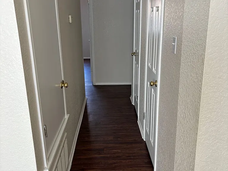 1403 Haley Gray Dr — Photo 13