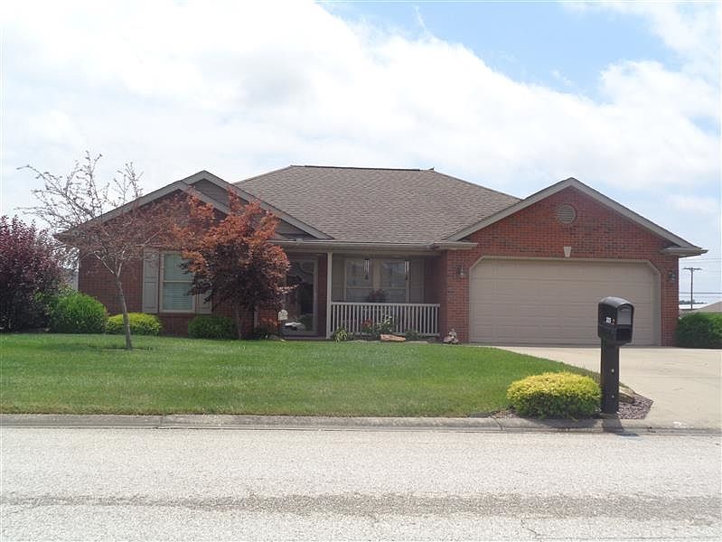 1st image of 325 W Pinewood Ct