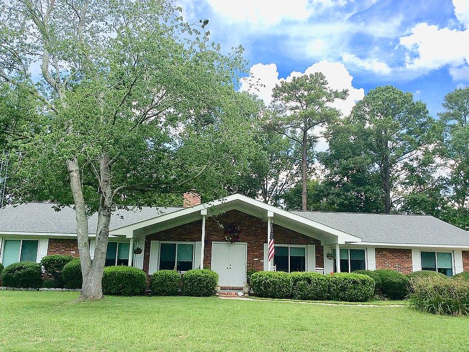 WATERFRONT BRICK RANCH