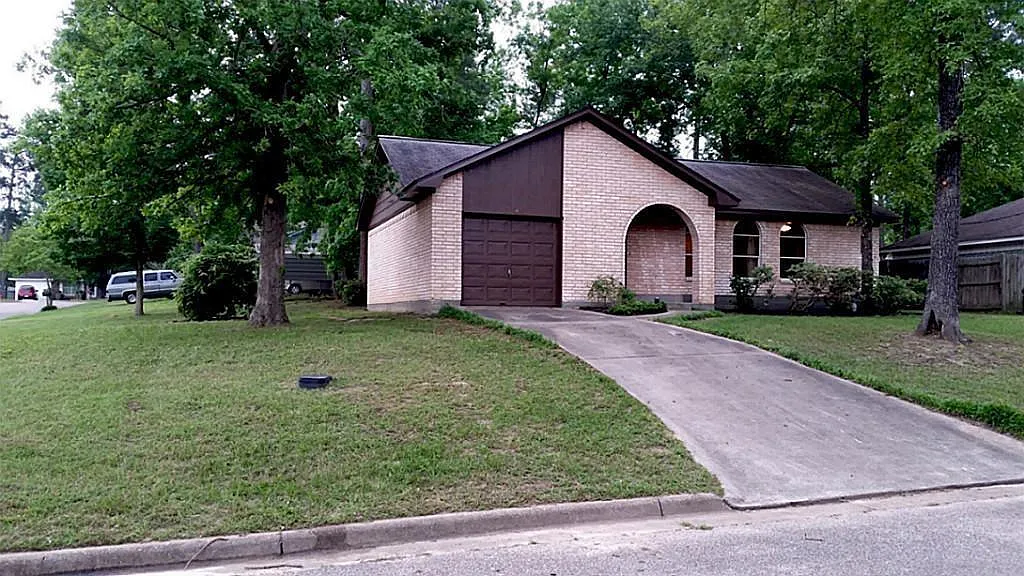 2 bed, 2.0 bath, 1038 sqft, $1,350 — Photo 2