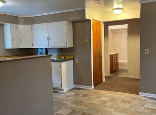 403 S 4th St APT A, Youngwood, PA 15697