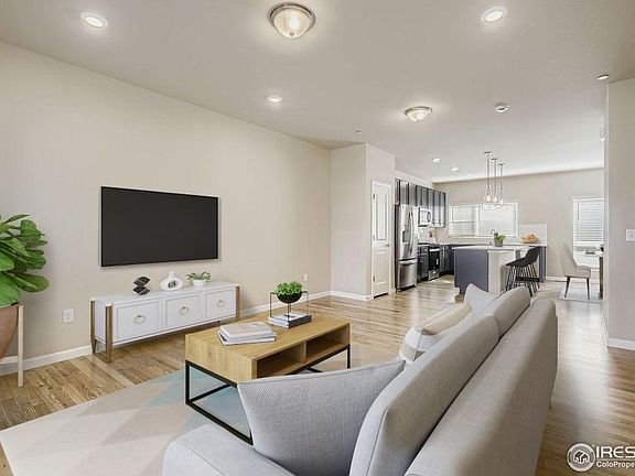 5th image of 919 Schlagel St #6