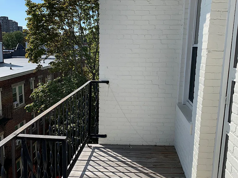 80 Sutherland Rd #15 — Photo 2