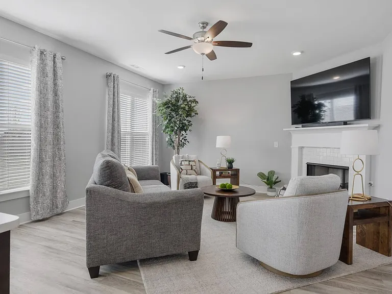 129 Weller Ln — Photo 2