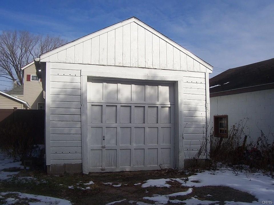 2nd image of 203 Clark St