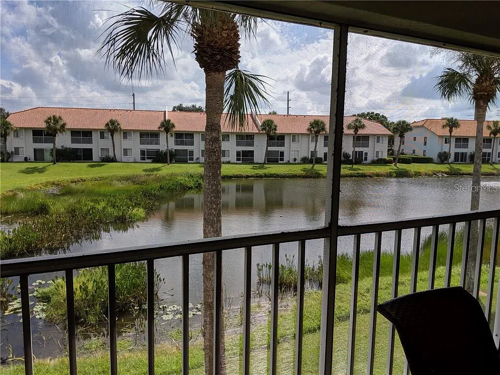2 bed, 2.0 bath, 1003 sqft, $2,500 — Photo 2