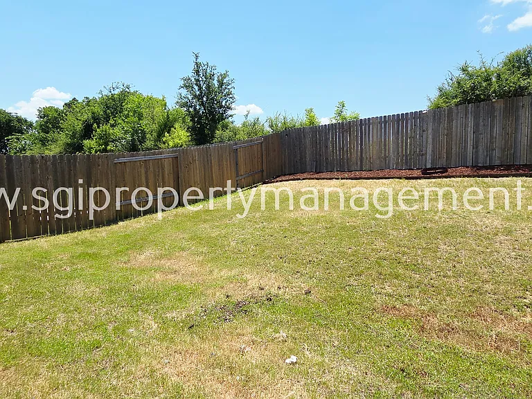 942 Primrose Dr — Photo 26