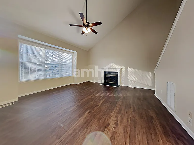 864 Brookdale Ln — Photo 8