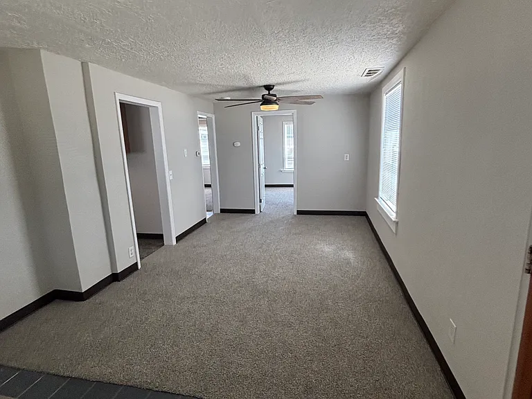 620 23rd St SE — Photo 4