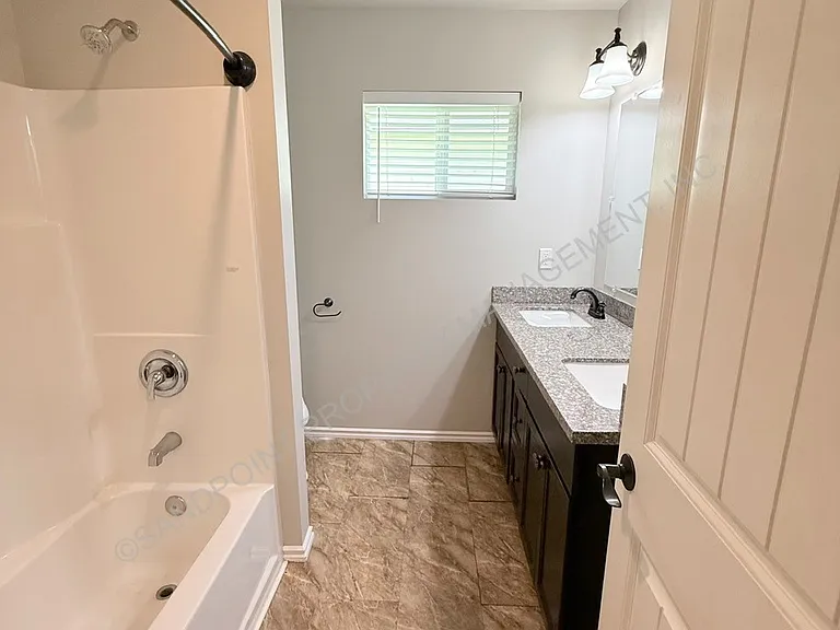 2087 Lower Pack River Rd — Photo 32