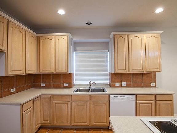 4th image of 2908 Hagen Dr