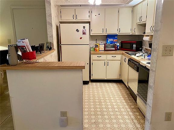 5th image of 9646 S Belfort Cir #112