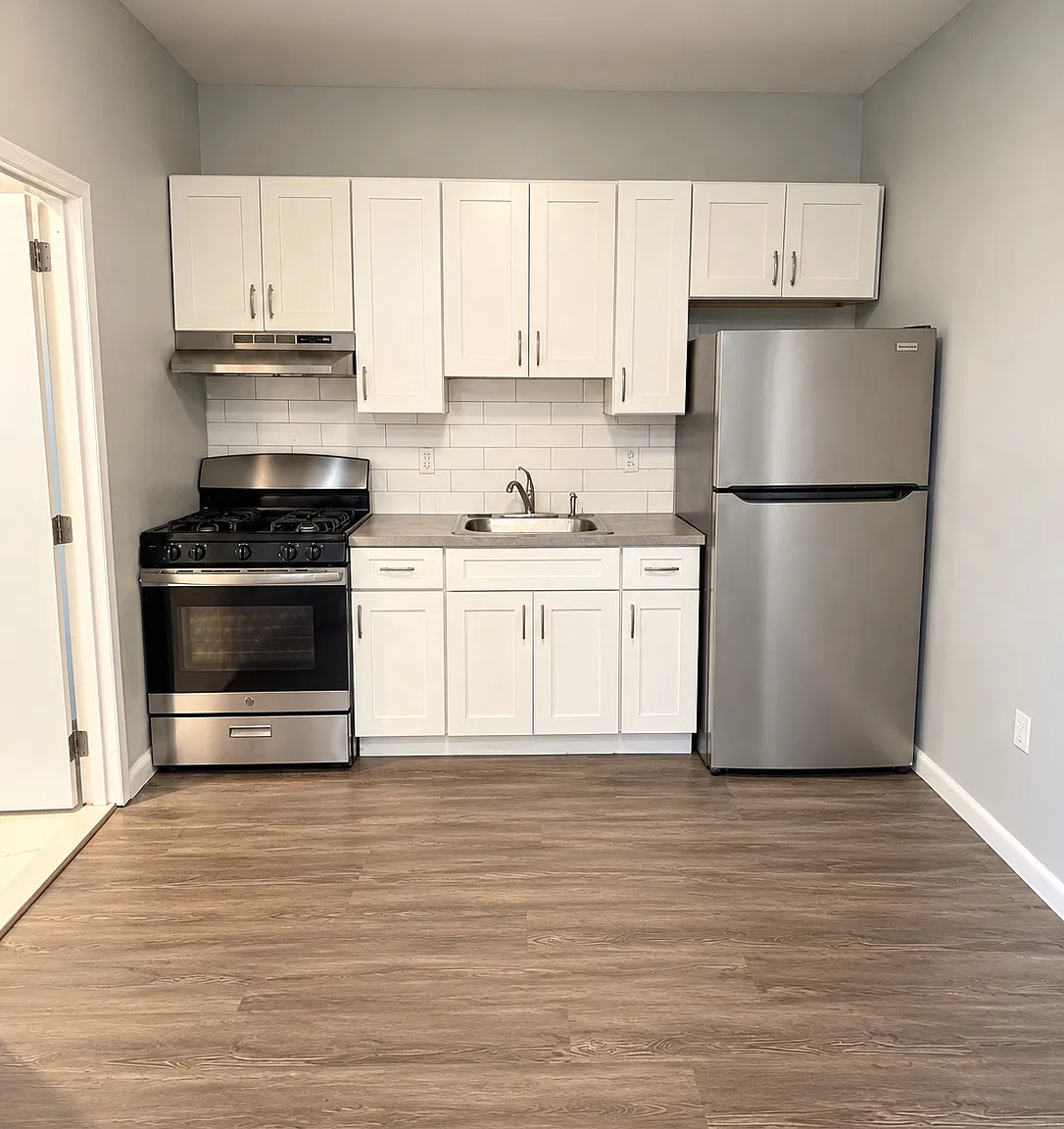 Studio, $1,272 — Photo 4