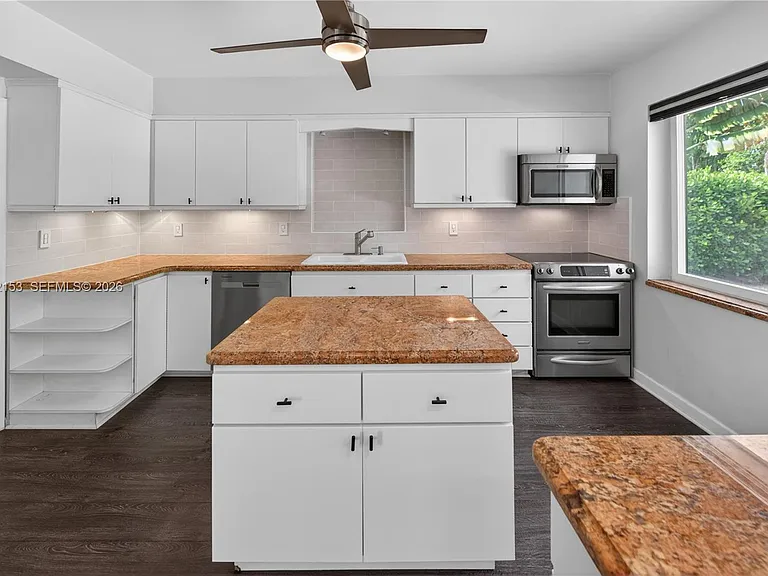 10025 NE 3rd Ave — Photo 13