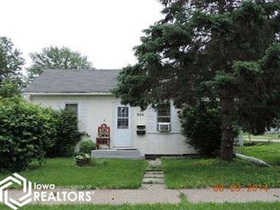 924 S 10th Ave, Marshalltown, IA, 50158
