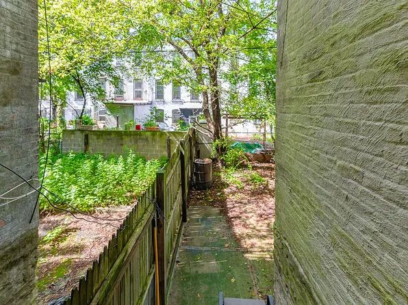 385 Chauncey Street 1L image 12 of 13