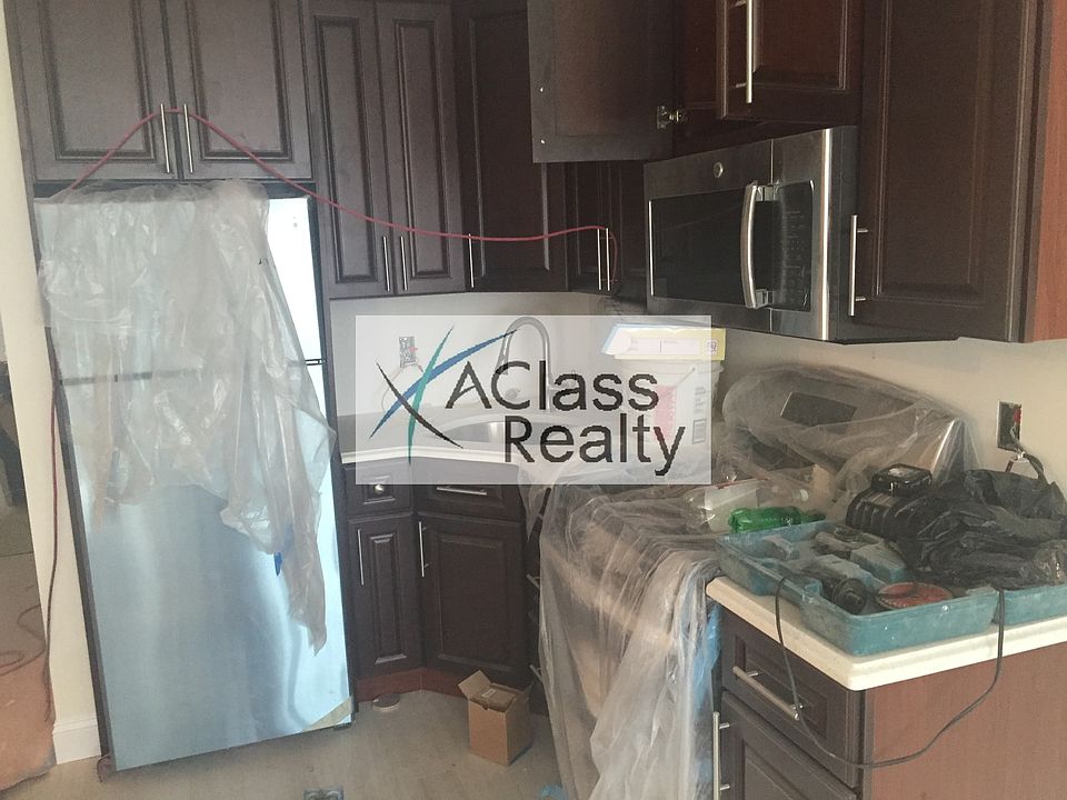 1st image of 3111 Steinway St #3F