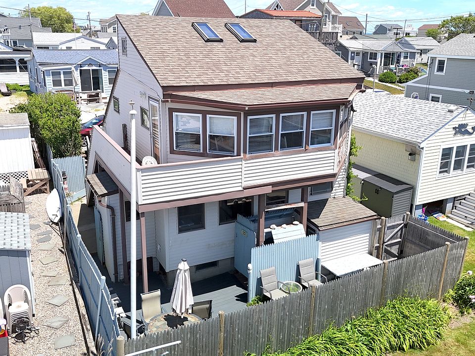 1st image of 14 Tellier Rd
