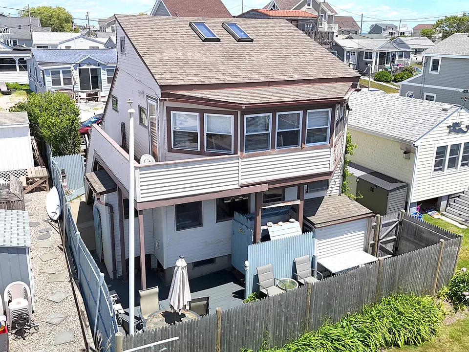 14 Tellier Rd