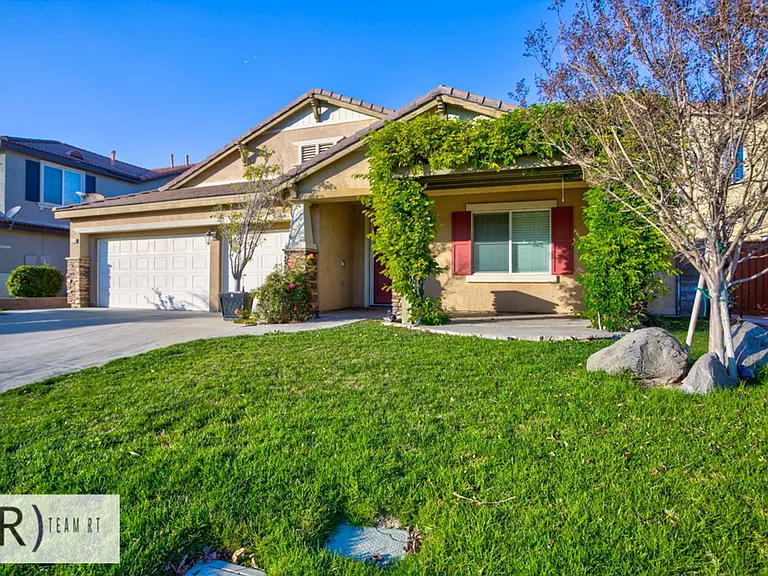 13724 Beaconsfield Ln — Photo 3