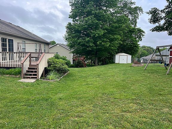 3rd image of 210 Brookside Dr