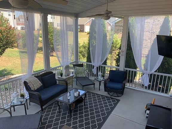 Screened-in Porch
