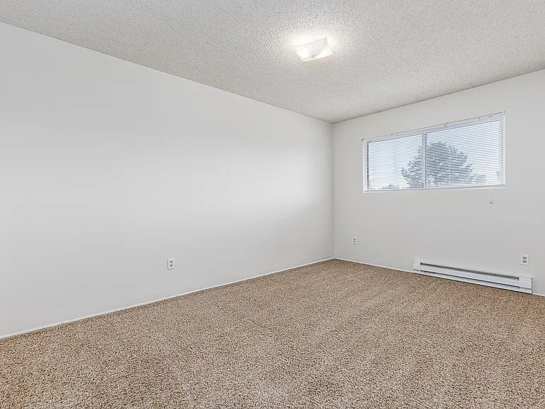 Kathy-Ann Apartments — Photo 46