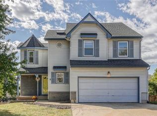 4710 Roundtree Ct, Shawnee, KS 66226