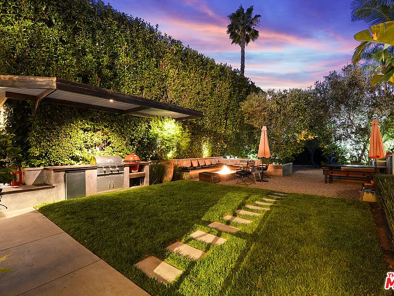 6717 Whitley Ter — Photo 1