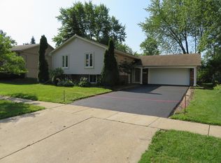 409 Krause Ave, Streamwood, IL 60107