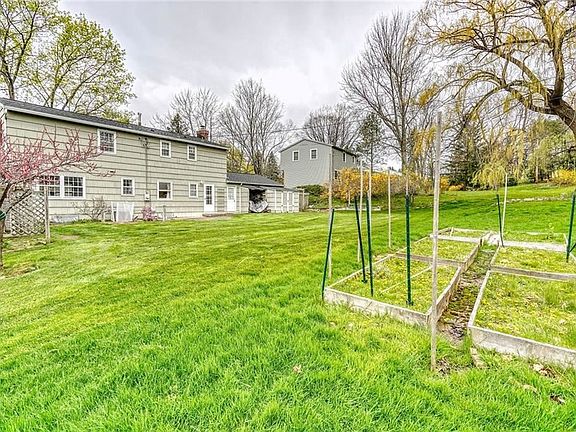 3rd image of 20 Country Corner Ln