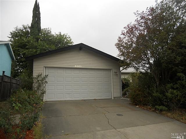 1st image of 1960 Northwood Dr
